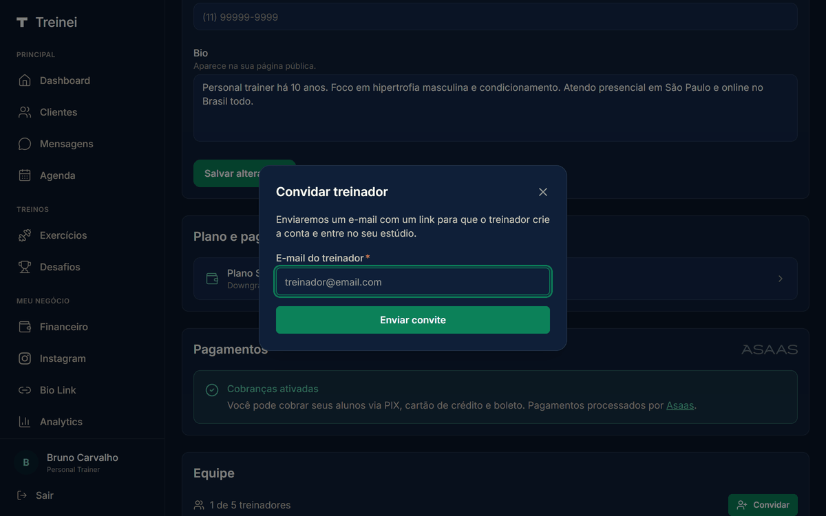 Modal "Convidar treinador" com campo E-mail do treinador e botão Enviar convite