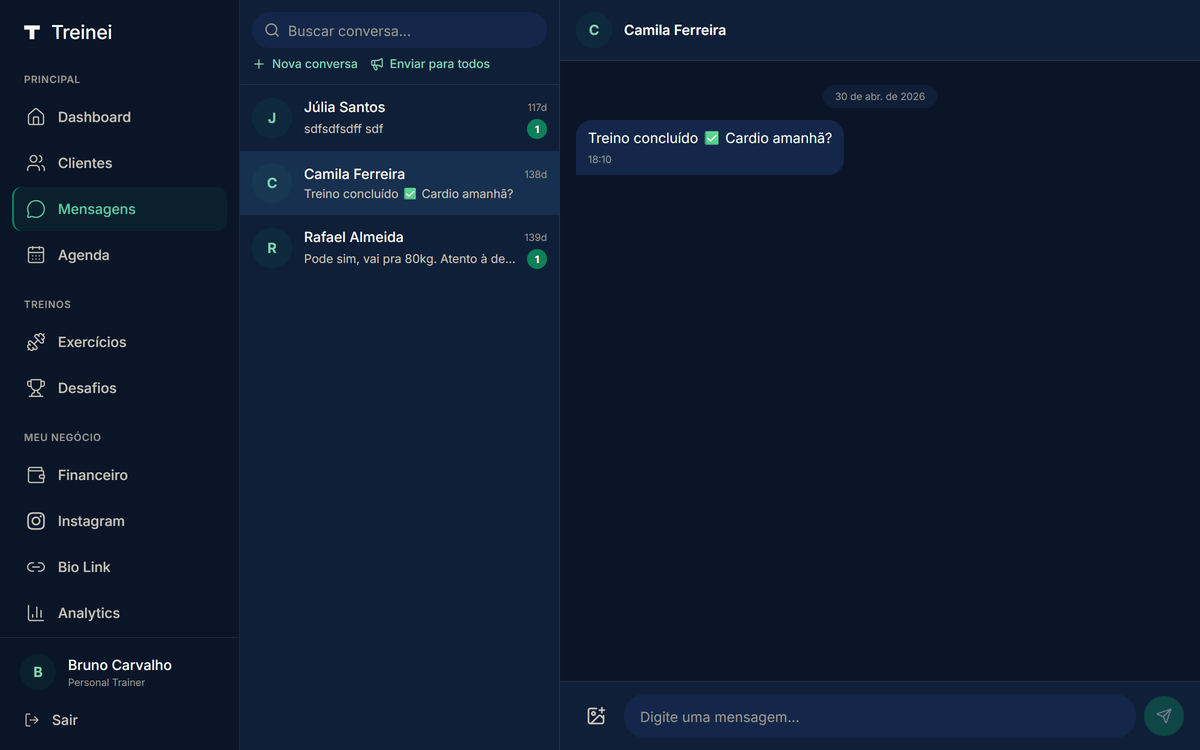 Chat in-app com lista de conversas e thread aberta